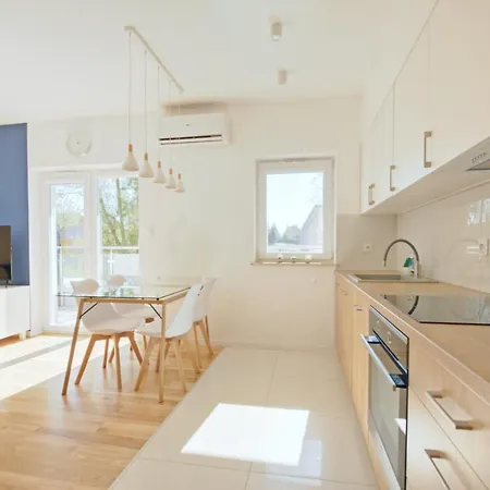 Niebieski Kwadrat - Garaz Podziemny + Ac! *