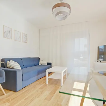 Niebieski Kwadrat - Garaz Podziemny + Ac! *