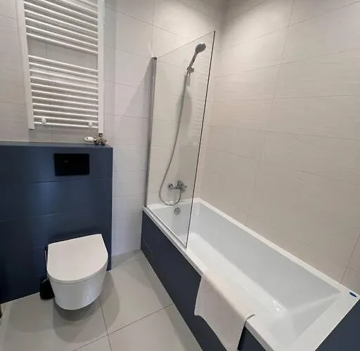 Niebieski Kwadrat - Garaz Podziemny + Ac!