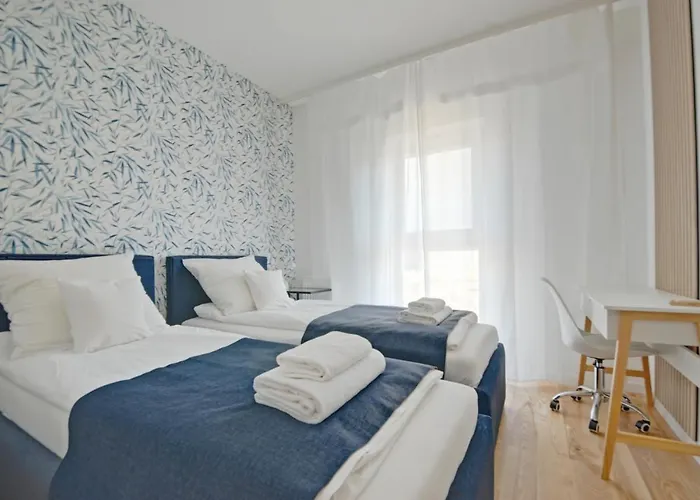 Niebieski Kwadrat - Garaz Podziemny + Ac! *